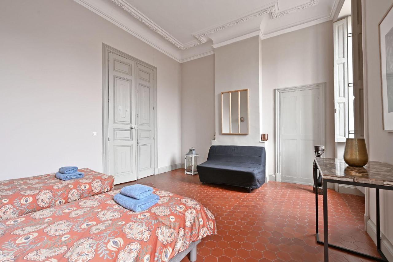 Le Vieux Sextier - Ac Clim - Lumineux - Wifi - Hypercentre Apartment Avignon Bagian luar foto
