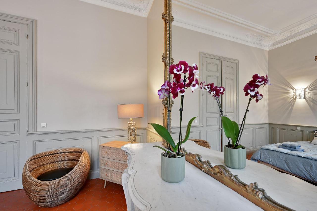 Le Vieux Sextier - Ac Clim - Lumineux - Wifi - Hypercentre Apartment Avignon Bagian luar foto